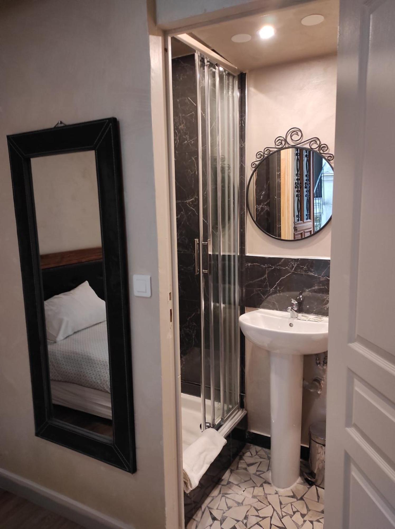 Hotel Clermont Montmartre Παρίσι Εξωτερικό φωτογραφία